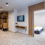 Wood & Apart-hotel