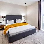 Apart-hotel Wood & *