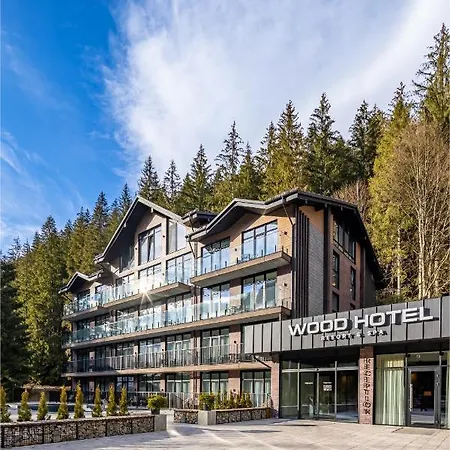 Wood & Apartahotel
