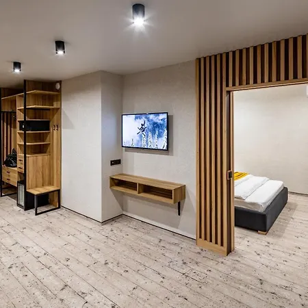 Apartahotel Wood & *