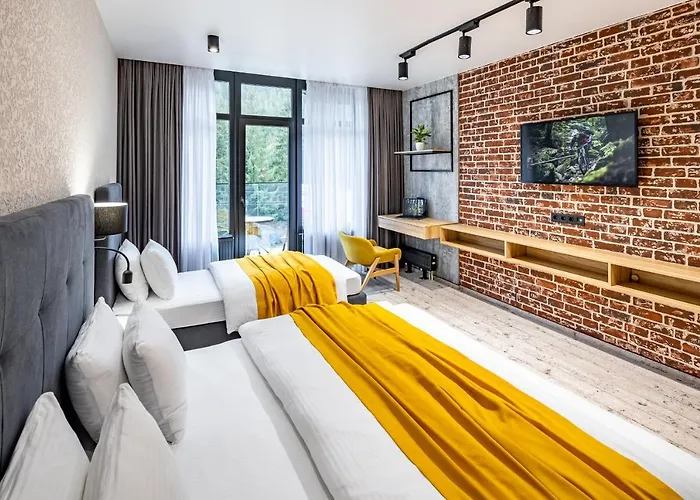 Wood & Aparthotel