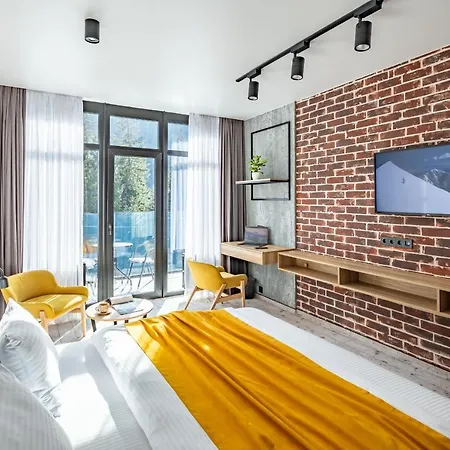 Wood & Aparthotel *