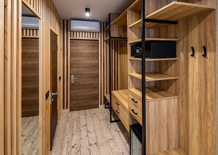 Ξενοδοχείο με διαμερίσματα Wood & Μπούκοβελ
